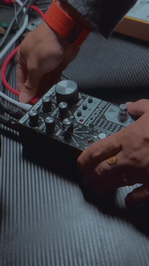 Matsuyama on Instagram: "Sound design with a bottle. Rooms - @deathbyaudioeffects EXTC Reamp Stereo - @radialeng Cables - @pighogcables Wofi - @kiviak.instruments"