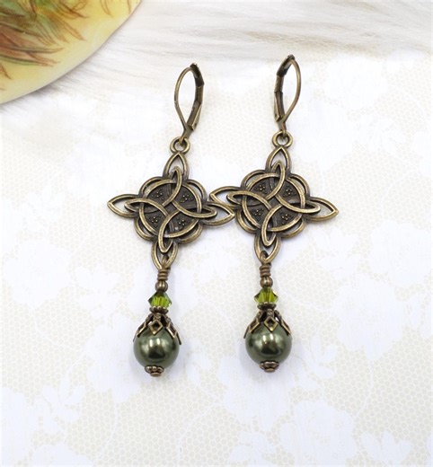 Celtic Knot Dangle Earrings: Bronze Metal, Forest Green Pearls - Etsy