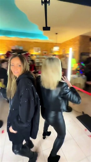 NOWY ROK = MOCNA ENERGIA 🔥 Ekipa Lidla Videobudka 360 OVERHEAD 🎥 Uśmiechy, vibe i totalna petarda 🤩 📞 Rezerwacje: 662 185 920 @Studio Decor Box #videobudka360 #360overhead #tiktokparty #eventvibes #impreza