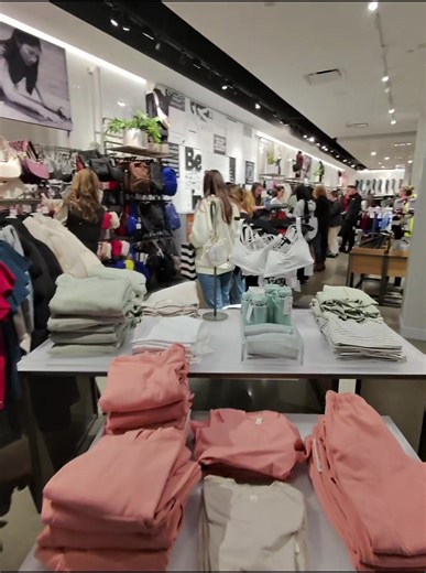 POV lets go shopping at @lululemon and check out new releases. Tons of grape mist and tea rose. Shot on meta gen 2 #lululemon #lululemoncreator #metaglasses