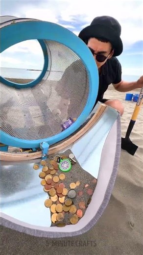 Gadget Reveals What’s Hidden in the Sand! 😮