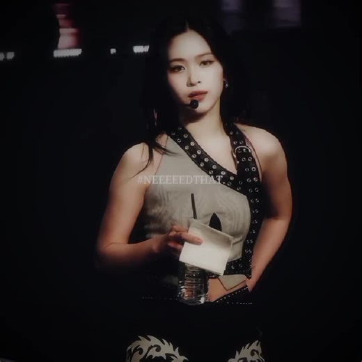 THE COMPRESSION SHIRT ?!?!?!!????!! thats basically her way of asking me to wife her up. #shinryujin #ryujinedit #itzy #fyp #foryoupage @ITZY shin ryujin edit itzy edit ryujin itzy edit world tour ♪ fire in my heart - escape from new york