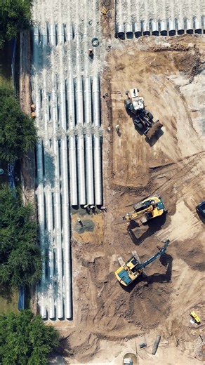 We're making progress on the installation of our underground detention system! This complex process requires careful planning and execution, and our team is working hard to get it done efficiently and effectively. From excavation to final touches, we're dedicated to delivering top-notch results. #construction #constructionhouston #excavator #wemakeitflow #rlsiteworx #siteutilities #sitework #siteworkhouston #siteutilitieshouston | RL Siteworx