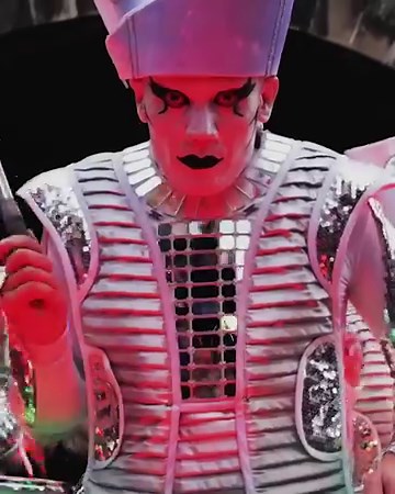 1.4K views · 90 reactions | Haunted castles, scarily good festivals, pumpkin patches, and much more... THIS is Halloween on the island of Ireland! ☘️履李 #IrelandHomeOfHalloween #FillYourHeartWithIreland | Ireland Family History | Facebook