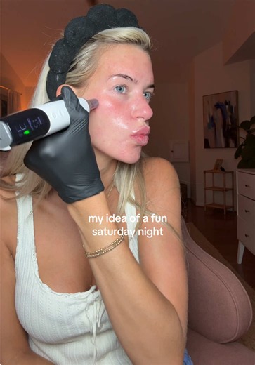 the girls who microneedle on a saturday night get it 🤝 #microneedling #drpenm9 #selfcaresaturday #skincareroutine