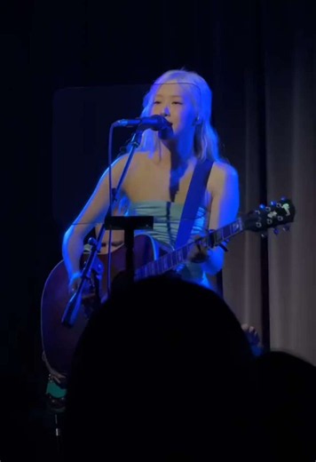 Rosé BLACKPINK apt cover - short fan video