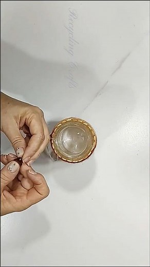 This Glass Jar Became a BEAUTIFUL Vase 😍#diy #upcycle #homedecor