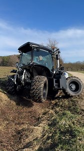 BM Tractors DACH-Region on Instagram: "Eine kleine Demonstration der hinteren Pendelachse des Better 175"