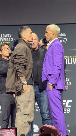🌺🇧🇷 MAX HOLLOWAY AND CHARLES OLIVEIRA FACE OFF AT UFC 326 PRESS CONFERENCE