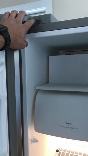 We successfully changed a light bulb in a fridge. #victoryismine 😂 #appliancerepairs #dontbuynewredo #redo #redoappliance #houstoncounty#applianceparts#fridge #fridgerepairs #light #lightbulb