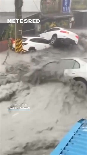 111K views · 2.5K reactions | A massive landslide in a river is causing havoc in #Hualien, Taiwan. The phenomenon triggered severe flooding. | Meteored | Facebook