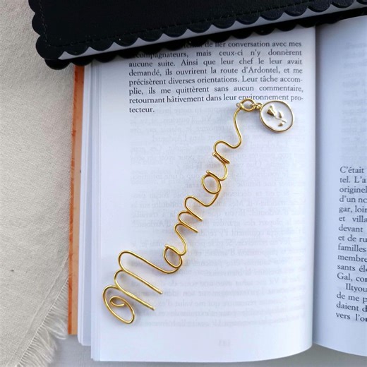 Personalized Wire Name Bookmark, "rose Gold Enamel Medallion", Book Accessory, Teacher Gift - Etsy