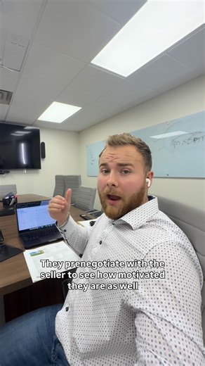 Slater Mcinnis - Florida Realtor on Instagram: "Most people think a buyer’s agent just unlocks doors… but a good one does way more. 🏡🔍 Before we ever write an offer, I’m doing the homework: 📑 Printing the listing & highlighting key info 🤝 Pre-negotiating with the listing agent to check motivation ❓ Asking why the sellers are moving 🛠 Confirming roof, AC & hot water heater ages 📈 Checking days on market, comps & insurance factors All of this protects the buyer, avoids surprises, and helps u