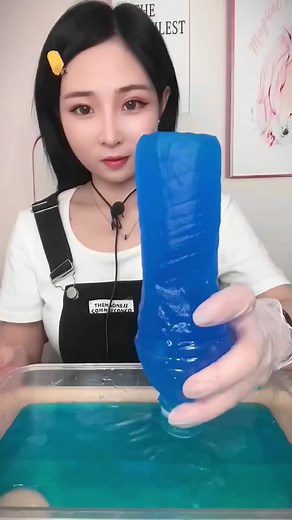 Eat water ice. #foryou #fyp #asmr #instagram #asmrmaker #foryoupage #asmrsounds #asmrfood #asmrvideo #asmrtiktoks #chinesefoodie #chineseasmr #chineseasmreating #stressrelief #stressrelieftips #stressreliefsound #asmrmukbang #mukbang #mukbangchina #mukbangasmr #water #waterice #eatice #eatingice #iceeating #crunch #asmrcrunch #crunchy #asmrcrunchy #eating #asmreating #eatingasmr #eatingshow #asmreatingshow #eatingshowasmr