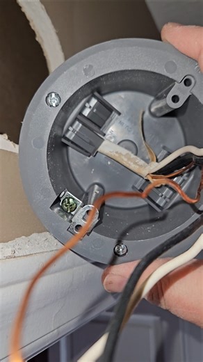 How to Install an Old Work Box 🛠️ #shorts #diy #electrical #howto #home #fix #oldhouse #tutorial