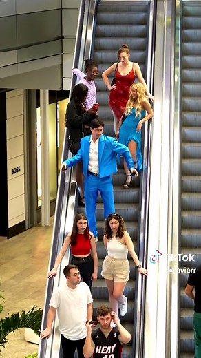 Those hips dont stop for no one 🤣