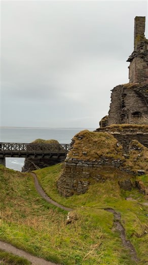 Perched dramatically on the Caithness coastline, Castle Sinclair Girnigoe is one of Scotland’s most atmospheric ruins, clinging to rugged sea cliffs with waves crashing below. Once the mighty stronghold of the powerful Sinclair family, it tells stories of clan feuds, power struggles, and centuries of Highland history. Today, its weathered stone walls and breathtaking setting make it a hauntingly beautiful place to explore, where history meets the wild North Sea. 🌊🏰✨ #CastleSinclairGirnigoe #Sc