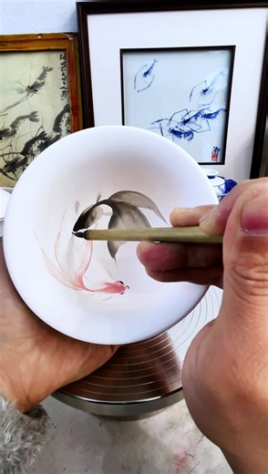 Mastering Jingdezhen Ceramics: Goldfish Bowl Painting