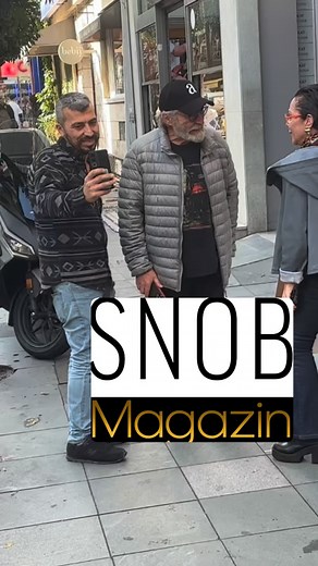 79K views · 1.5K reactions | Haluk Bilginer, Nişantaşı’ndaydı. Bir hayranı elini öpmeye kalkınca sanatçıdan uyardı geldi. Bilginer, “Baban hariç kimsenin elini öpme” diyerek, hayranını uyardı. Sanatçının hayranı ise, “Babam rahmetli oldu” karşılığını verdi. | SnobMagazin | Facebook