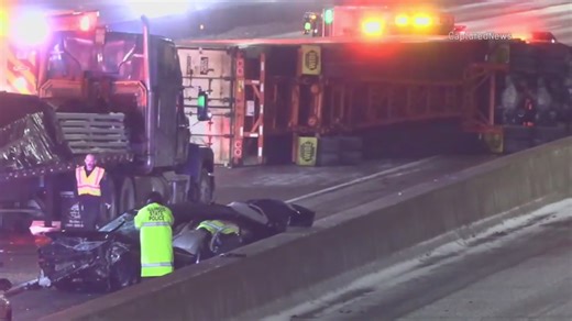 Portion of I-90 in northwest suburbs shut down early Monday after crash in which EMS worker was hit by car along highway