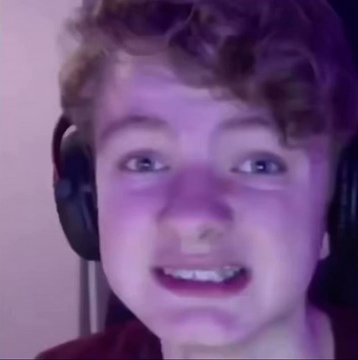 Tommyinnit sings Jump in the cadillac