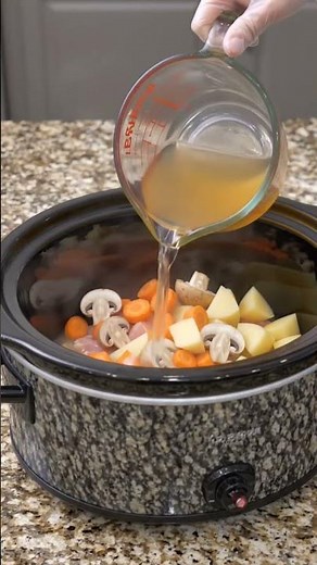 🍲🍗 Creamy Slow Cooker Chicken Stew