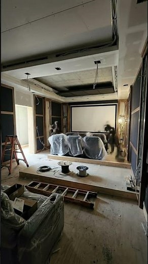 You Won’t Believe This Room Turns Into a Cinema 🏪🏪
