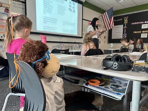 Third grade teacher comes up with way to help student with cancer not miss class