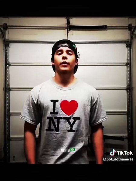 Miguel Cazares Mora e sua namorada em momentos especiais