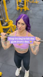 Comment JACKED for my free 3 day gym program, and hear me out ⬇️ Thinking you have to train every single day to get results is one of the biggest mistakes I see in women over 30 👀 Unless you’re already a gym rat, this will set you up for the kind of all-or-nothing behaviour that keeps so many women stuck. You miss one day, feel like you’ve ‘failed’, and suddenly you’re starting again next Monday, of worse, next MONTH. Sound familiar? Here’s the truth: You can get strong AF and build muscle trai