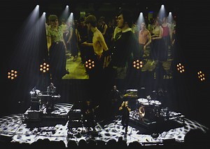 Doves w/ Hayden Thorpe & ARKAYLA - O2 Apollo Manchester: Live Review : At The Barrier