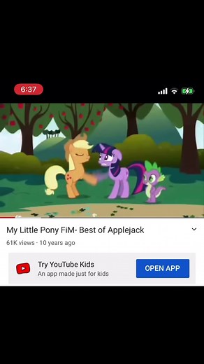 Southern Accent and Applejack References in a Greenscreen Video