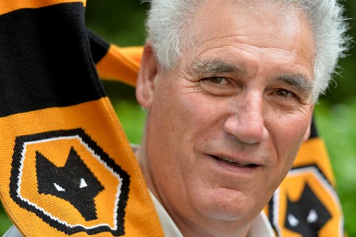 Wolves rally behind legendary goalkeeper Phil Parkes who will 'never walk again'