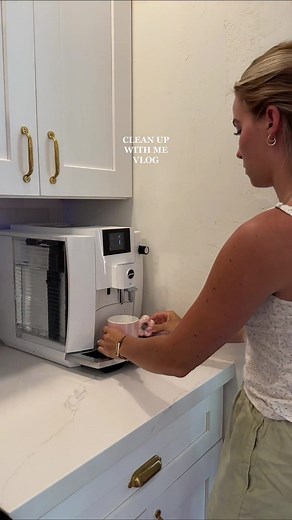 Cleaning Up My House - Day in My Life Vlog