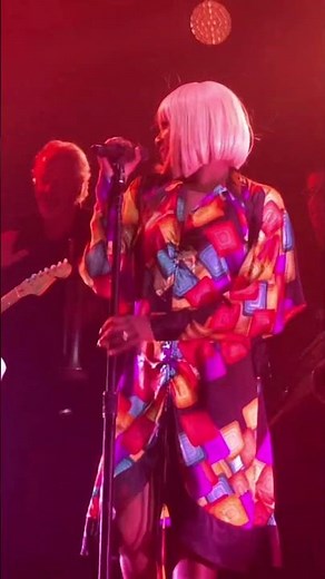 Nile Rodgers (CHIC) “I Want Your Love” (Chicago- Live)