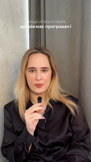 💿 1000 Record Covers від Taschen — це справжня енциклопедія музичної культури ХХ століття. У книзі зібрано найвпізнаваніші, найсміливіші та найкультовіші обкладинки вінілових платівок — від психоделічних 60-х до панк- та поп-естетики 80-х. Кожна обкладинка — це витвір мистецтва, який розповідає історію музики, стилю й покоління. Книга стане ідеальним подарунком для меломанів, дизайнерів та всіх, хто цінує поєднання звуку й візуальної культури. | Balka Book