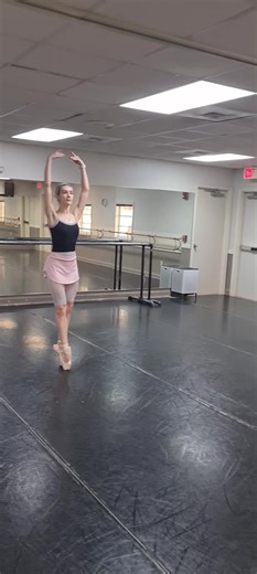 Experimenting with different fouetté combos 🩰🩰🩰 Ignore the ending, it’s deffo not perfect yet🤝🏻