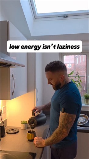 Michael Field Thomas | Womens Fat Loss & Toning Coach on Instagram: "Low energy isn’t a motivation issue and it’s definitely not laziness. So many women trying to lose fat and build strength feel exhausted because they’ve been taught to do more: • more workouts • stricter diets • higher expectations Instead of feeling confident, they feel drained, frustrated, and stuck in the same cycle. Sustainable fat loss doesn’t come from pushing harder. It comes from a plan that actually supports your energ