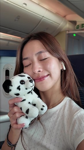 Embarking on an Exciting Travel Vlog Journey! ✈️🤘🏻