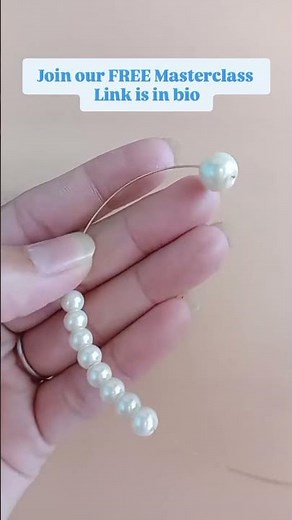 ✨ No-Clasp Memory Wire Bracelet – A Must-Try DIY!