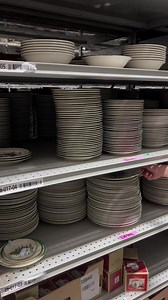 Do you know this Christmas Dinnerware? #christmas #christmasdinnerware #dinnerware #dinner #christmasdinner #christmasdinnerwarecollection #athomewithreplacementsltd #tablesetting #tablescape #tablestyling #homedecor #tableware #maximilist #maximalism #coastalgrandmother #grandmillenial #vintagecollection #tablewareset | Replacements, Ltd.