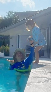 It’s a life saving skill and it’s easy to teach! GET YOUR CHILD SWIMMING NO MATTER WHERE YOU LIVE! . This drill is simple and yet life saving. . Want to learn how? . SEND ME A MESSAGE TODAY 👇 . #swimlessons #learntoswim #swimminglessons #parents | Superhero Swim Academy