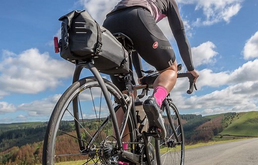 Tailfin keeps your aero road bike aero w/ new carbon rack & bag system