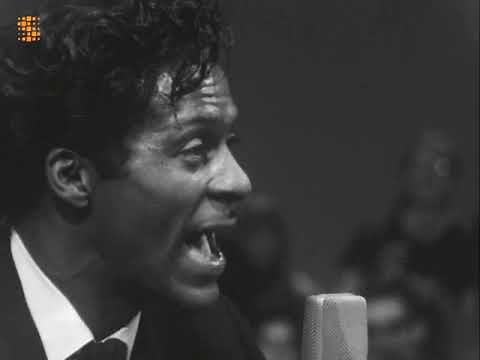 Chuck Berry 'Johnny B Goode' live 1965 - remaster