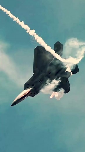 Fighter Jets and Aircraft Maneuvers in Stunning Formation