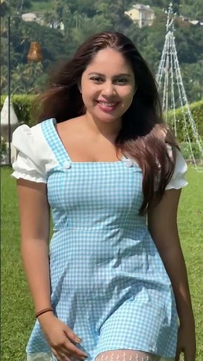 Relaxed beautiful Sri Lankan Girl ලංකාවේ ලස්සන කෙල්ලෙක්#kello