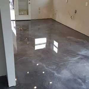 Smooth and seamless REFLECTOR™ Enhancer floor installed in a home. Installer: RAS Epoxy Coatings | 3D Epoxy Floors