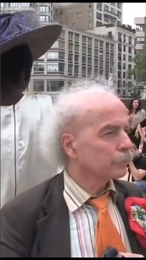 Creep Close-Up: Mystery Photographer Inches from Models' Faces #fashionphotography