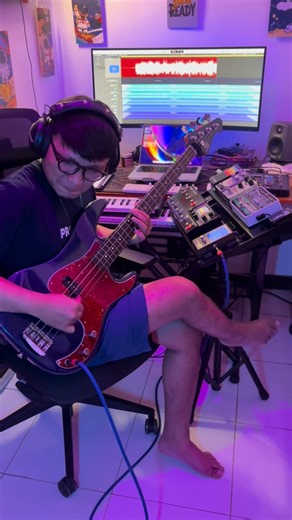 Deniz Junarsa on Instagram: "Build My Life – Housefires (Bethel ver.) 🎶 Boosted a bit on DCX Bass — and that BLKNBOARD 2 preset from @thebryce just hit right 🔥 #bass #bethelmusic #worshipbass #pedalboard"