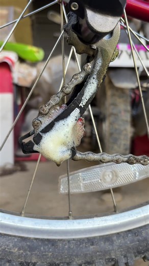 Pagkakaiba ng Foaming Degreaser at Drivetrain Degreaser